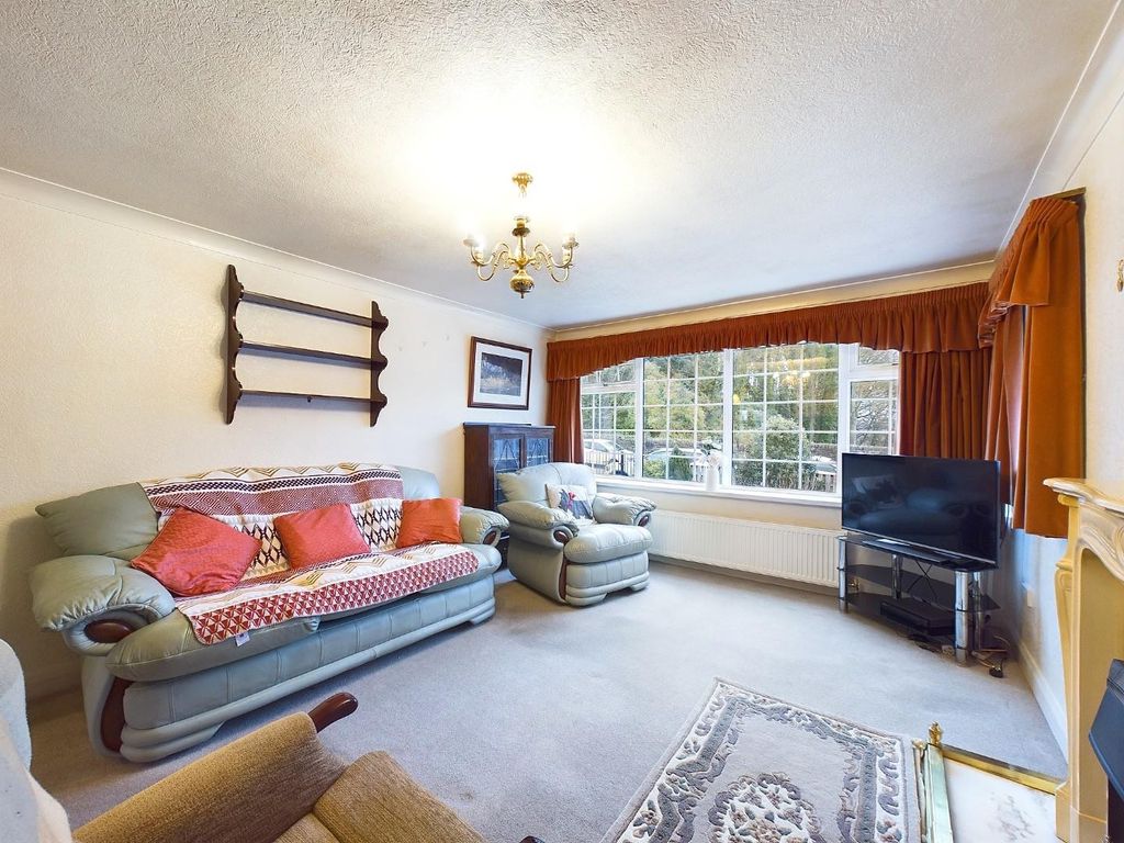 Property photo 3 of 16 Cam01268G0-Pr0281-Still005.Jpg