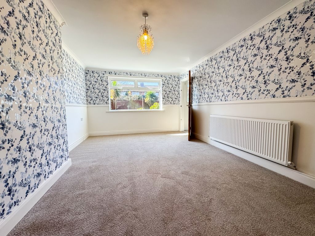 Property photo 2 of 19 Overdale Ewemove Middlesbrough-9
