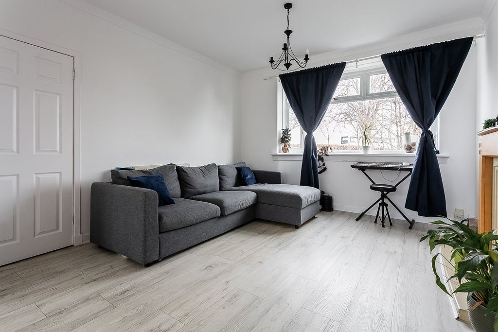 Property photo 3 of 32