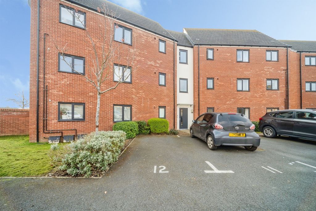 Property photo 2 of 19