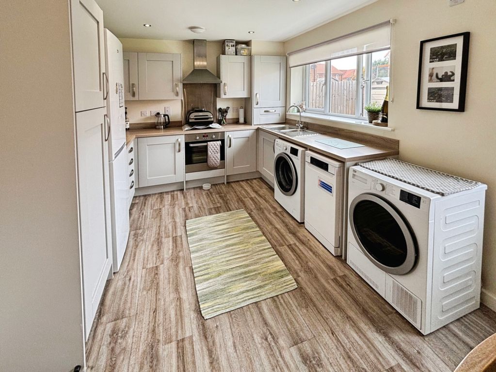 Property photo 2 of 13 Pbox-Kitchen-321273.Jpeg