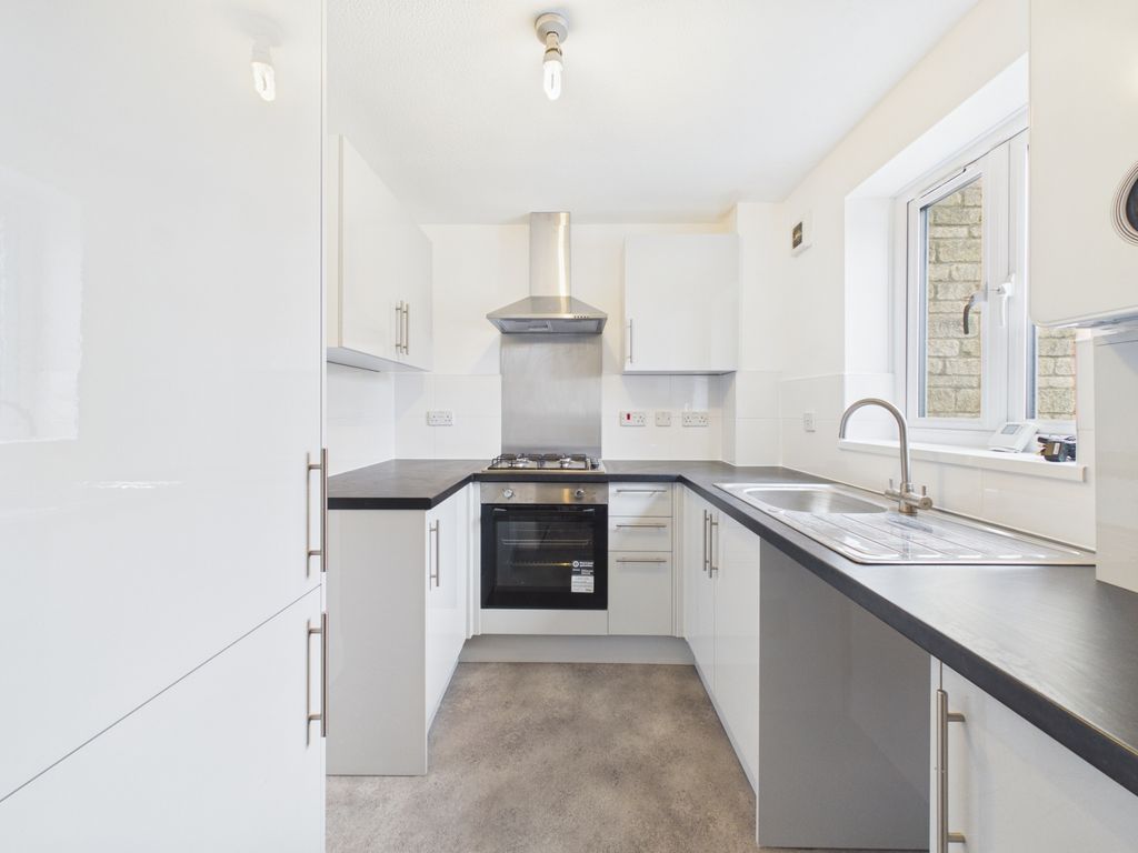 Property photo 2 of 8 Cam01791G0-Pr0223-Still002