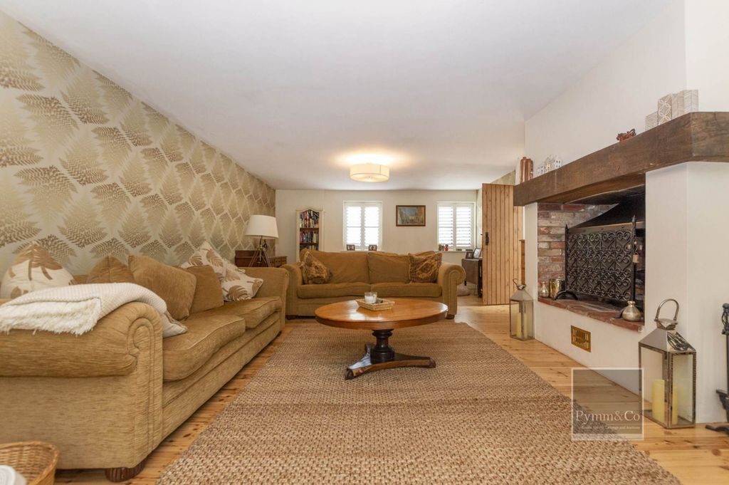Property photo 2 of 31