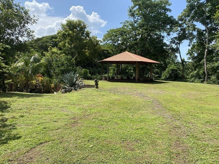 Property photo 1 of 32