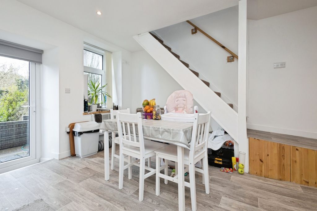 Property photo 3 of 18 Pbox-Img.Jpg