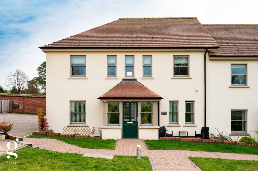 Property photo 1 of 50