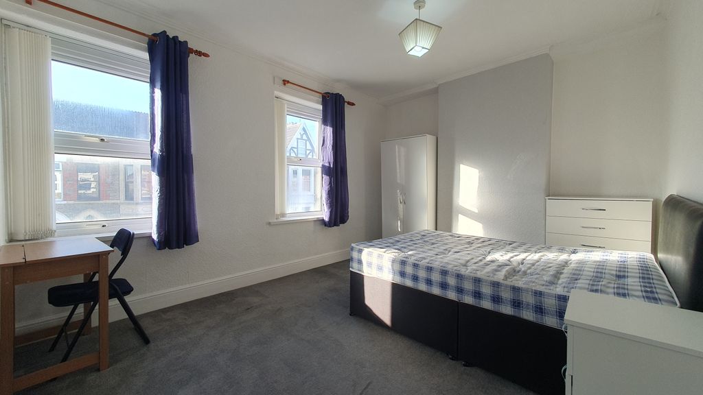 Property photo 3 of 19 Gallery