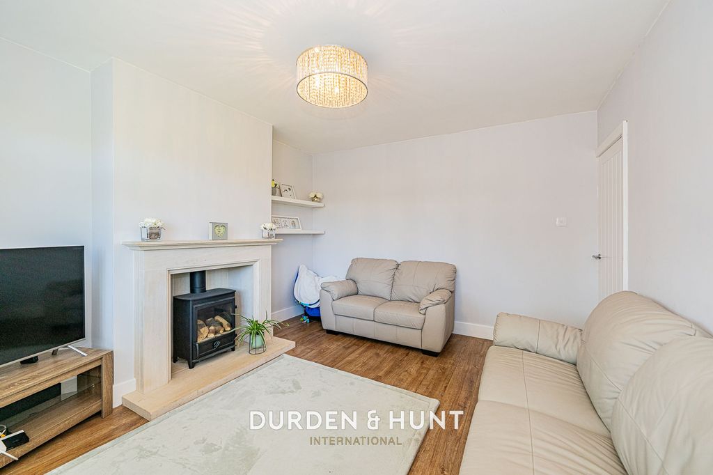 Property photo 3 of 23