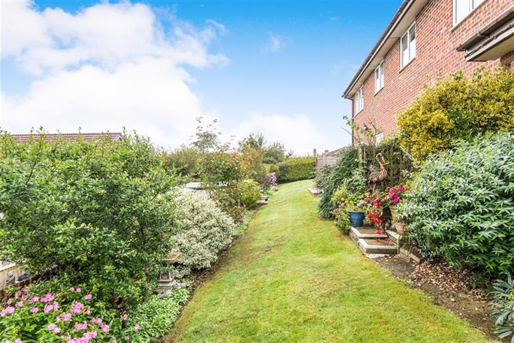 Property photo 1 of 10 (Main)