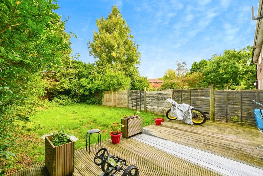 Property photo 2 of 17 Photo