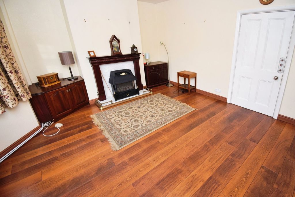 Property photo 2 of 15 Living Room