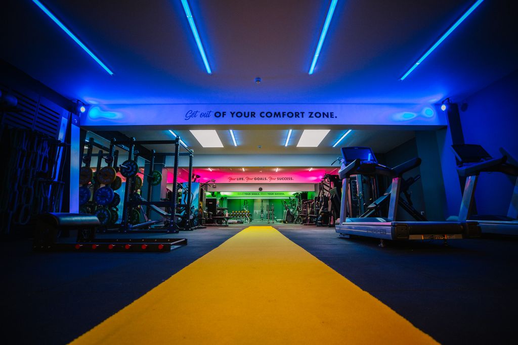 Property photo 2 of 8 Gym