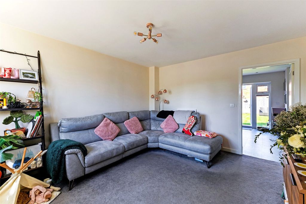 Property photo 3 of 9 Sitting Room
