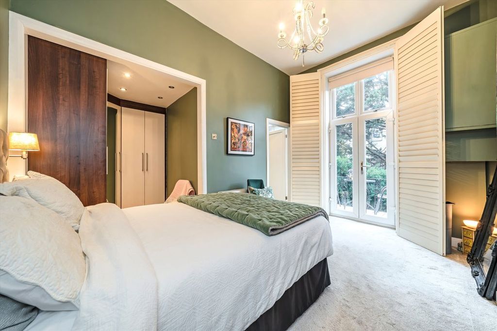 Property photo 3 of 5