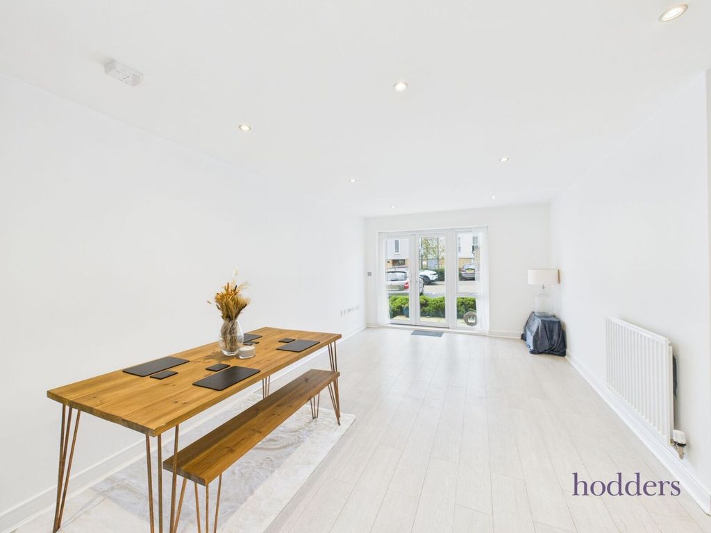 Property photo 1 of 14 Picture No. 11