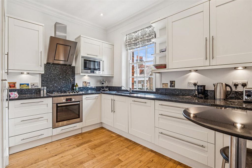 Property photo 2 of 15 For Sale - Woodstock Road, W4