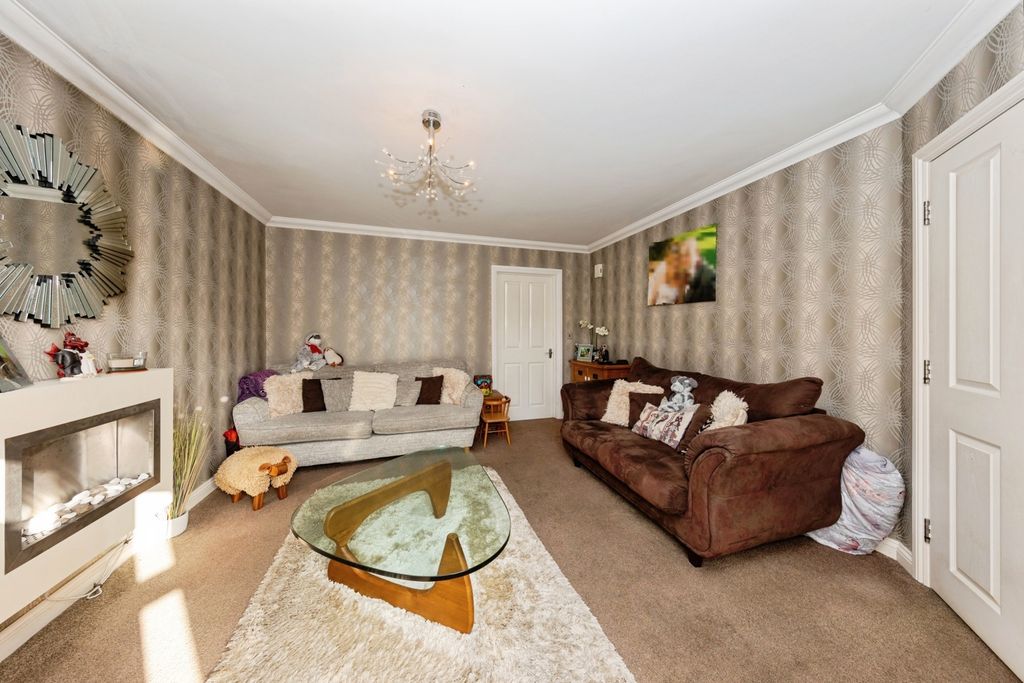 Property photo 2 of 18 Photo