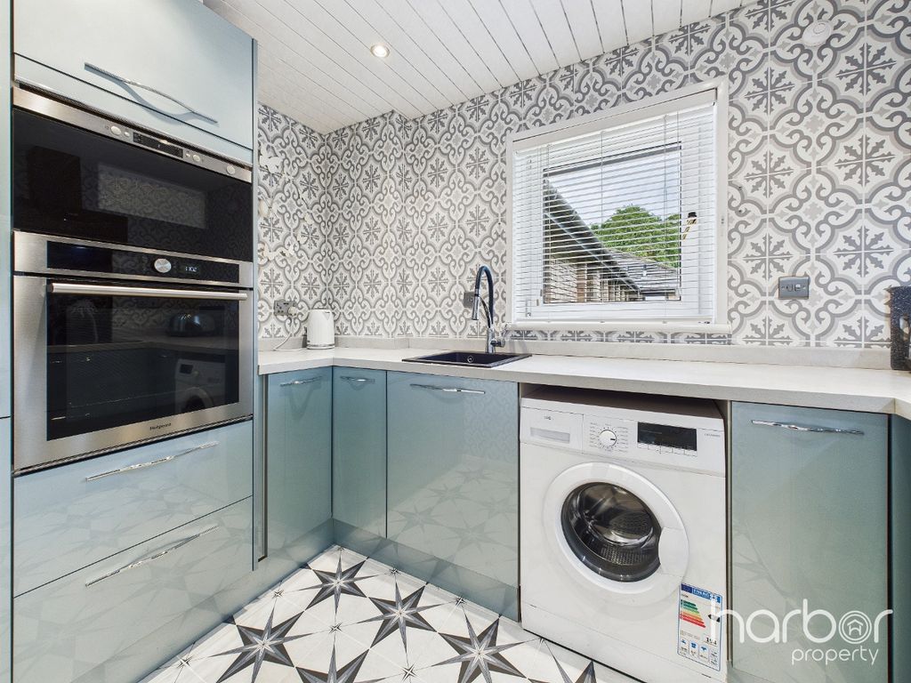 Property photo 3 of 16 4273957