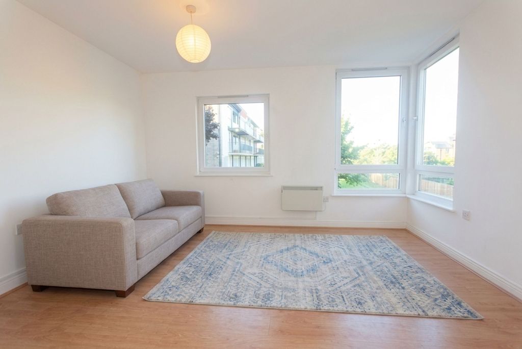 Property photo 2 of 6