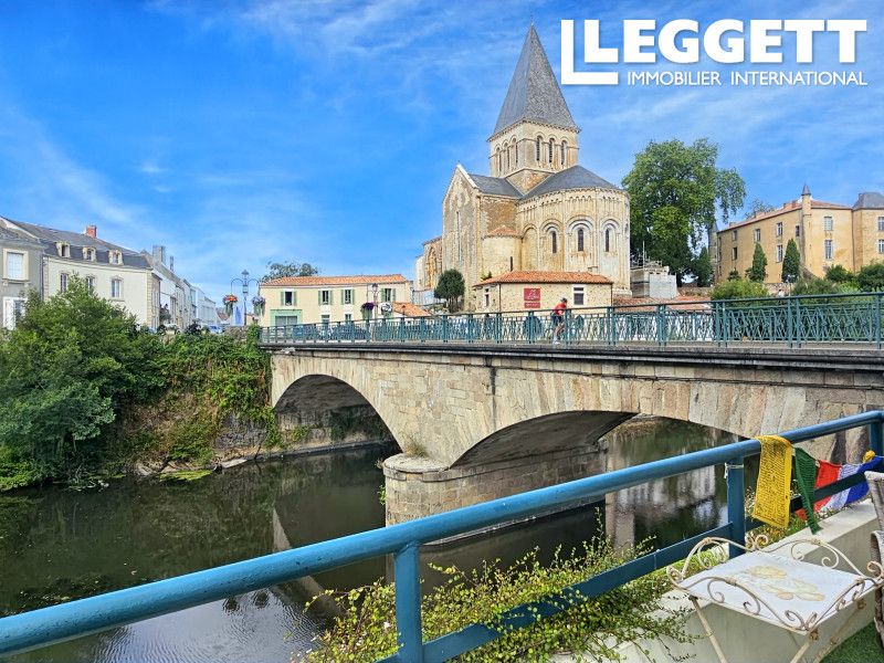 Property photo 2 of 10