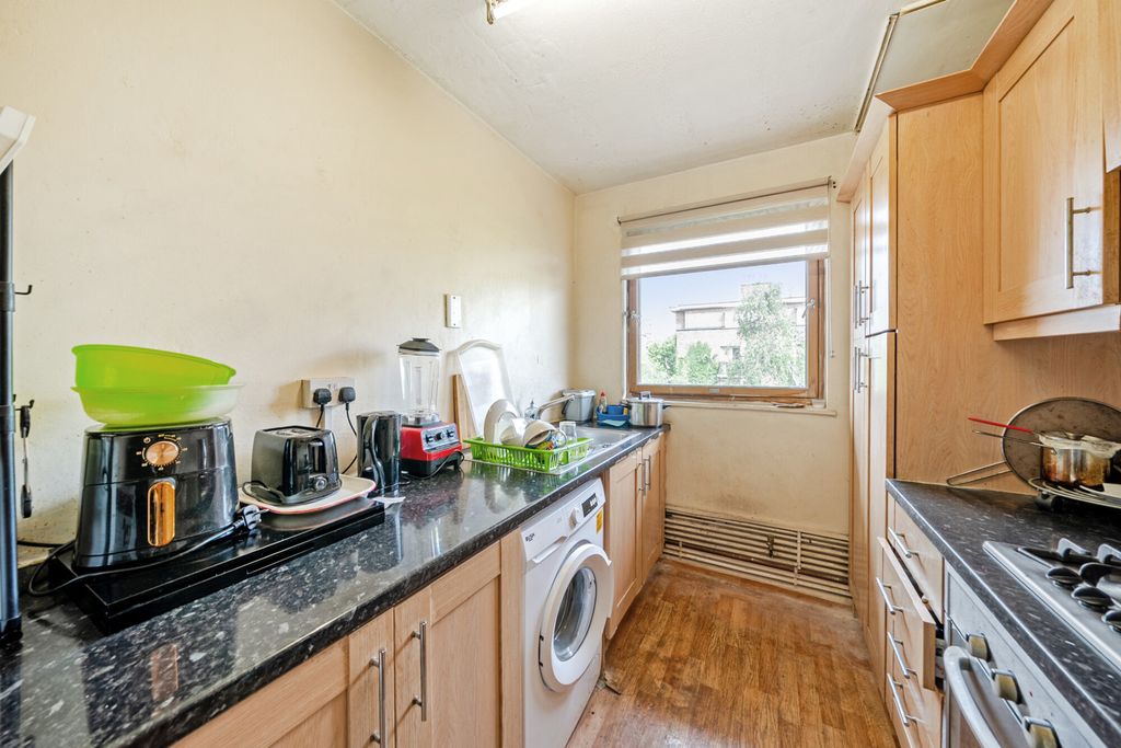 Property photo 3 of 13 1459581-5-6A06F2B...