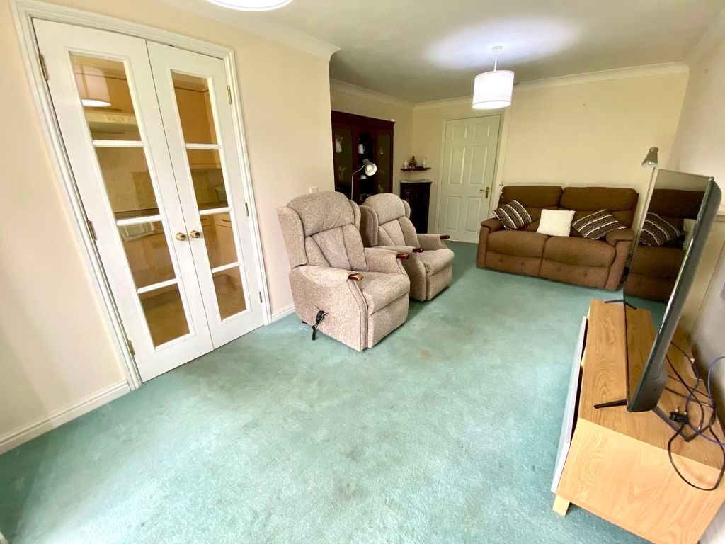 Property photo 2 of 20 Lounge/Dining Room