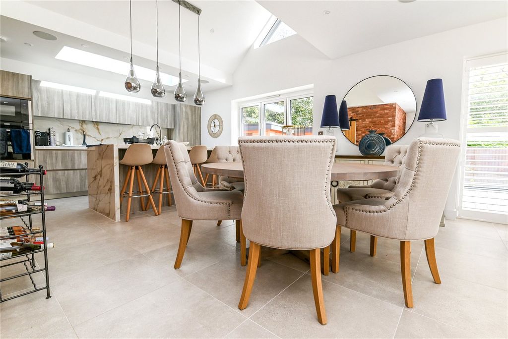 Property photo 3 of 35 Picture No. 06