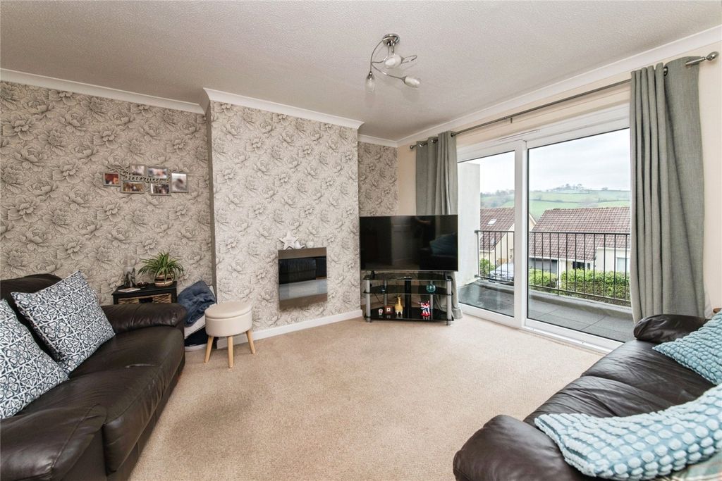 Property photo 2 of 17 Picture No. 05