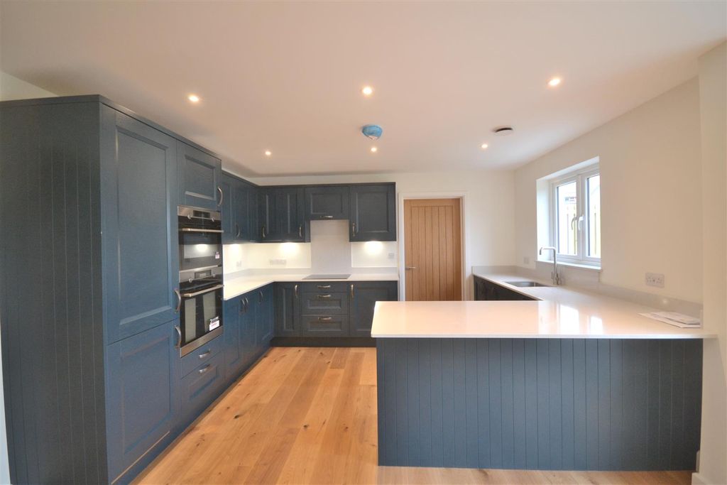 Property photo 2 of 6 Similar Kitchen 1.Jpg