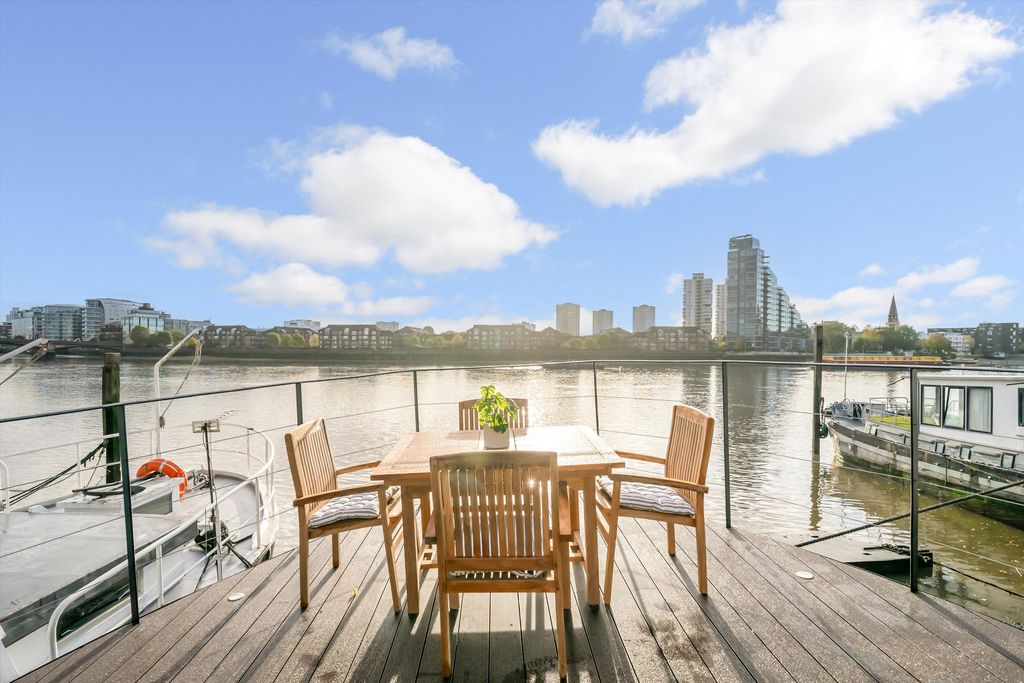 Property photo 3 of 16 Image