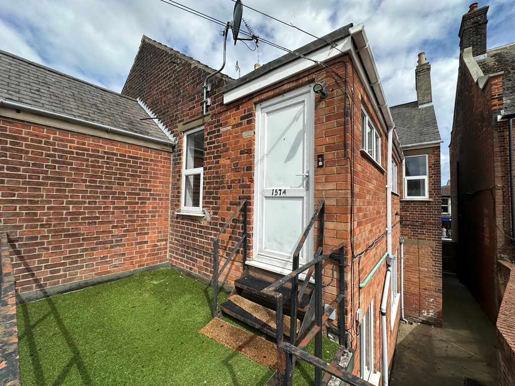 Property photo 1 of 7 Front