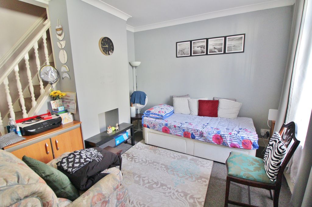 Property photo 2 of 7