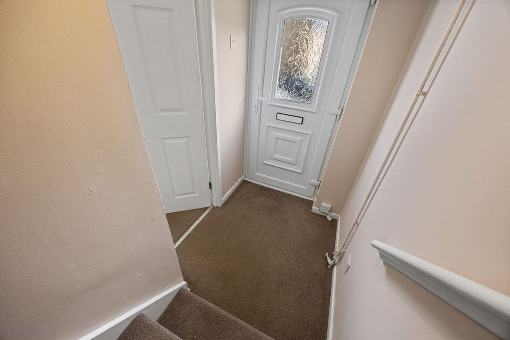 Property photo 3 of 24 Hallway
