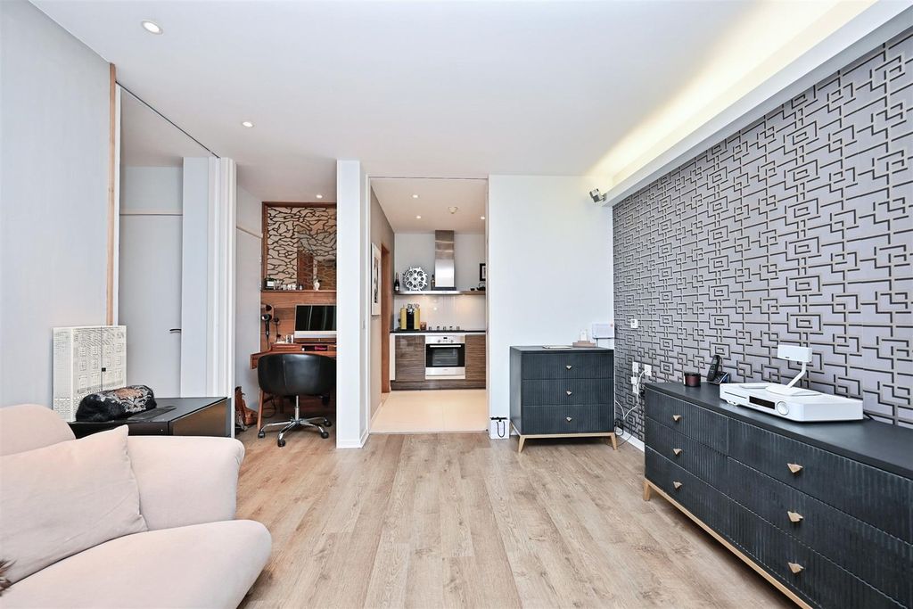 Property photo 3 of 29 Lounge/Diner