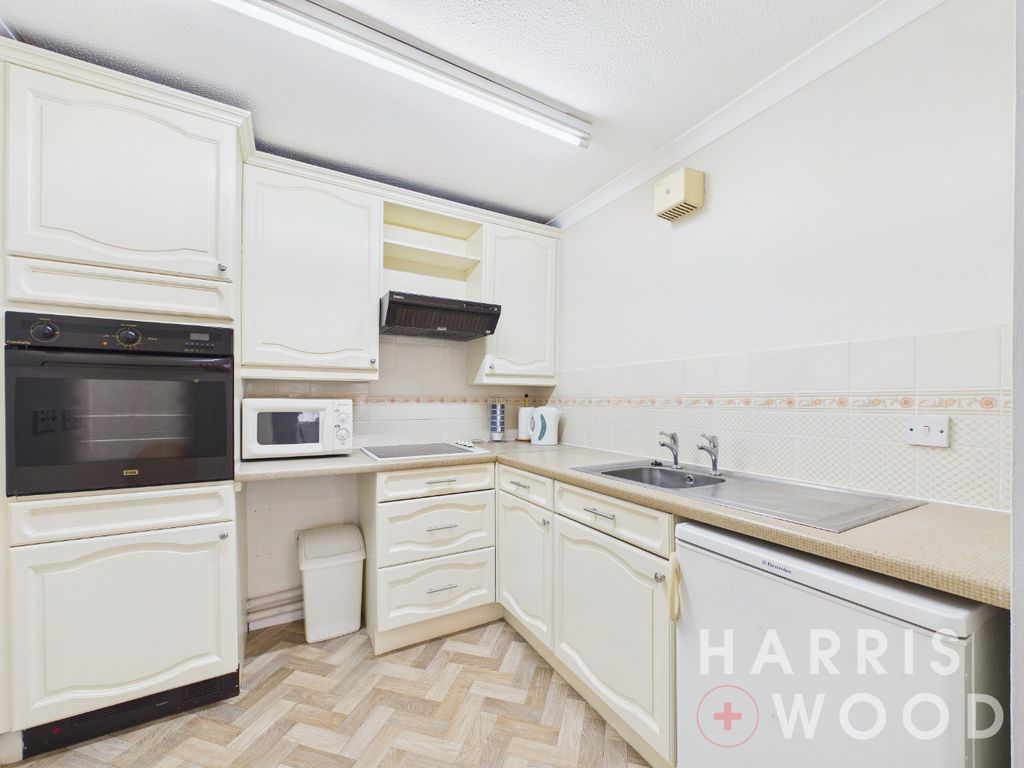 Property photo 2 of 15 4933702