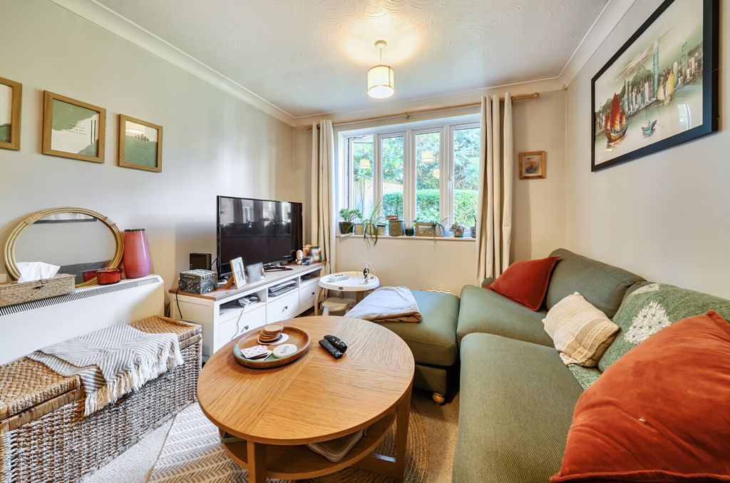 Property photo 2 of 15 1479144-7-6A352Ef...