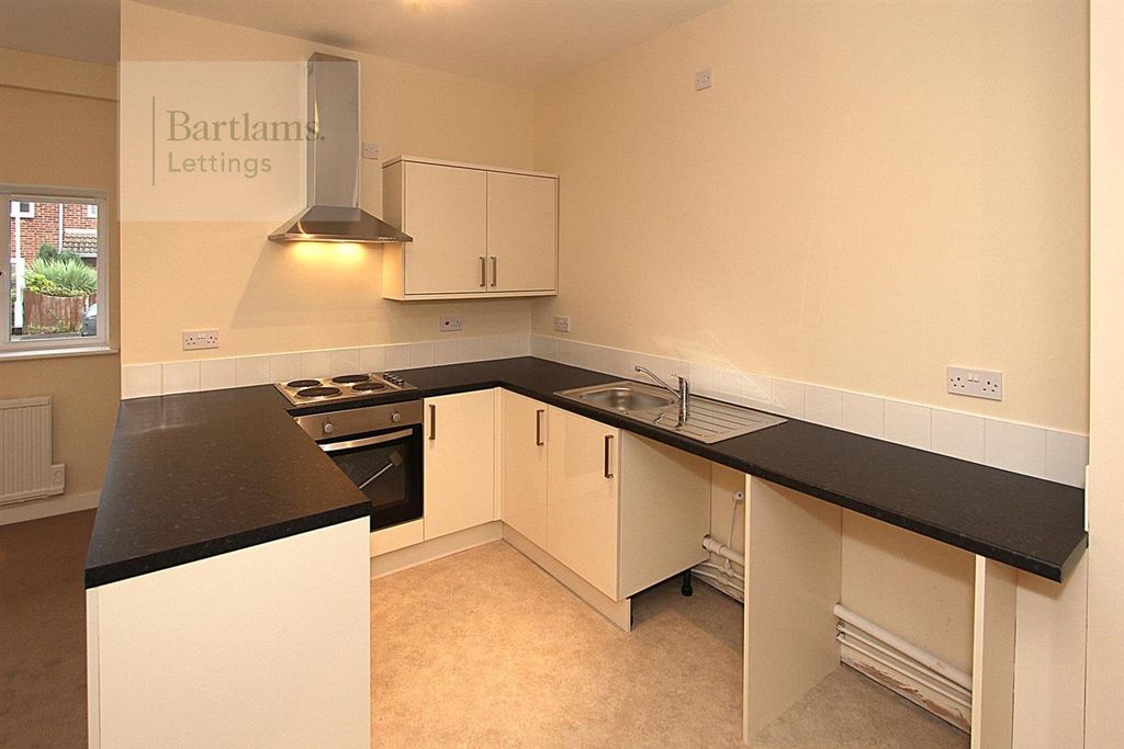 Property photo 3 of 5 Kitchen
