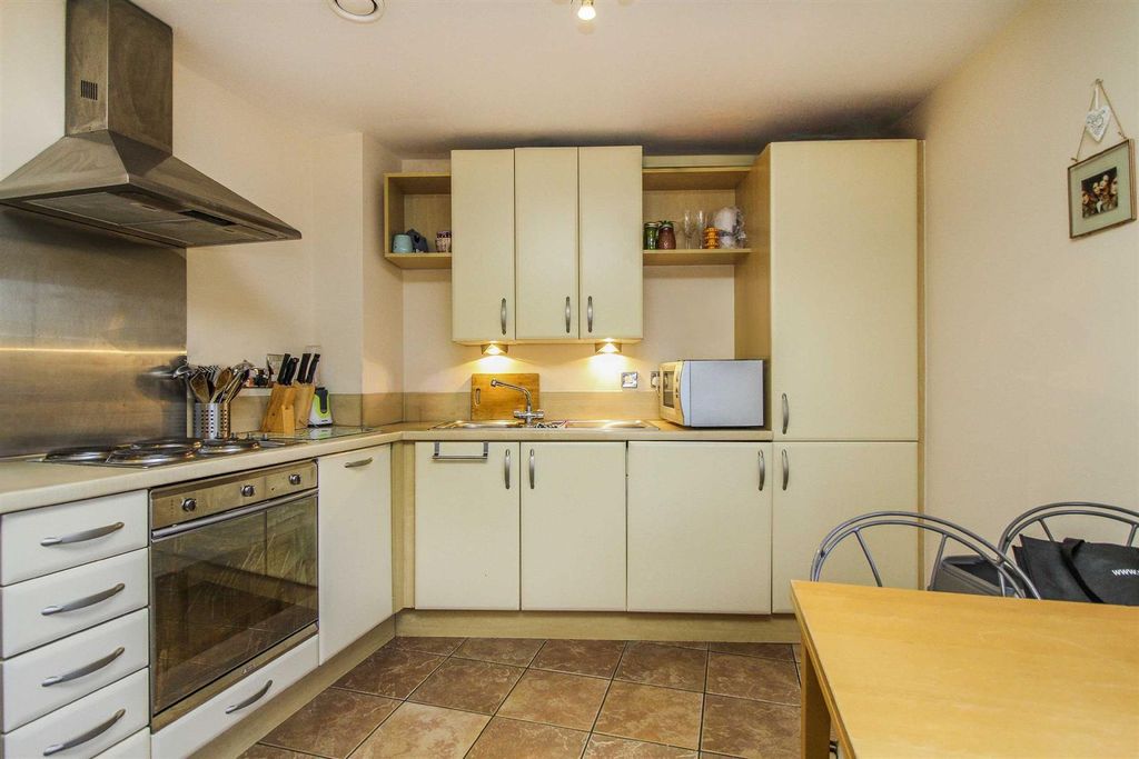 Property photo 3 of 7 3