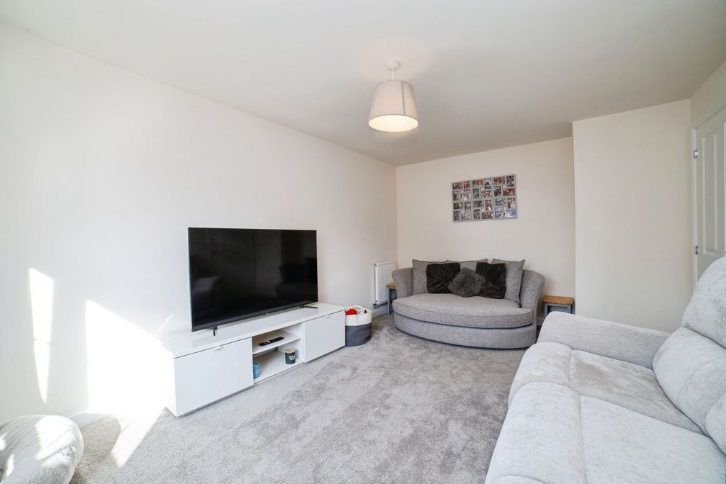 Property photo 3 of 22 Pbox-Img.Jpg