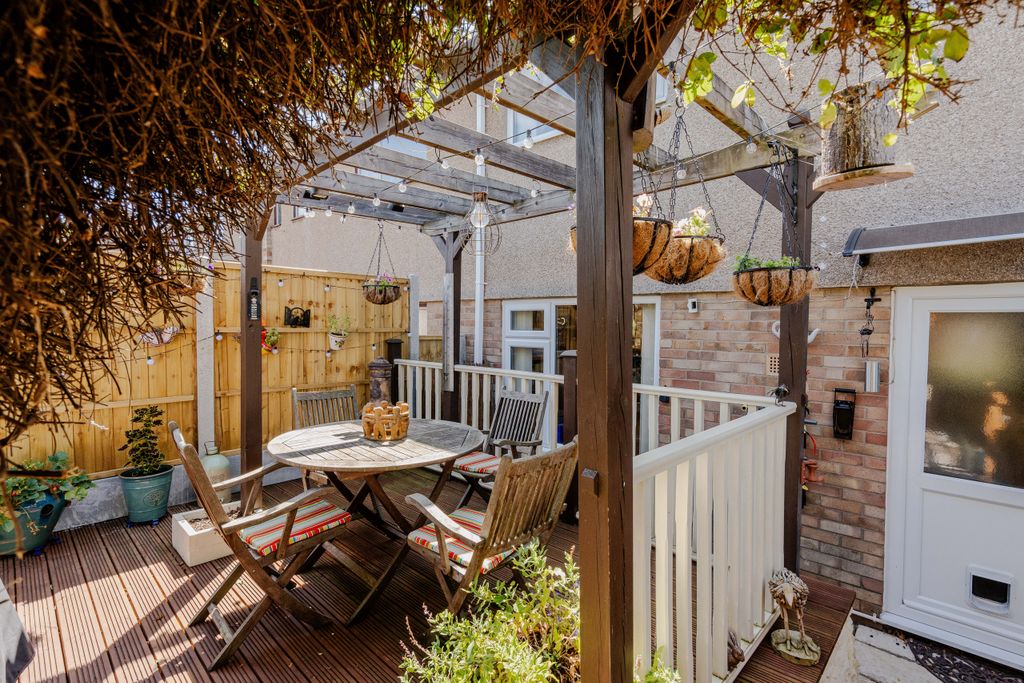 Property photo 2 of 26 30