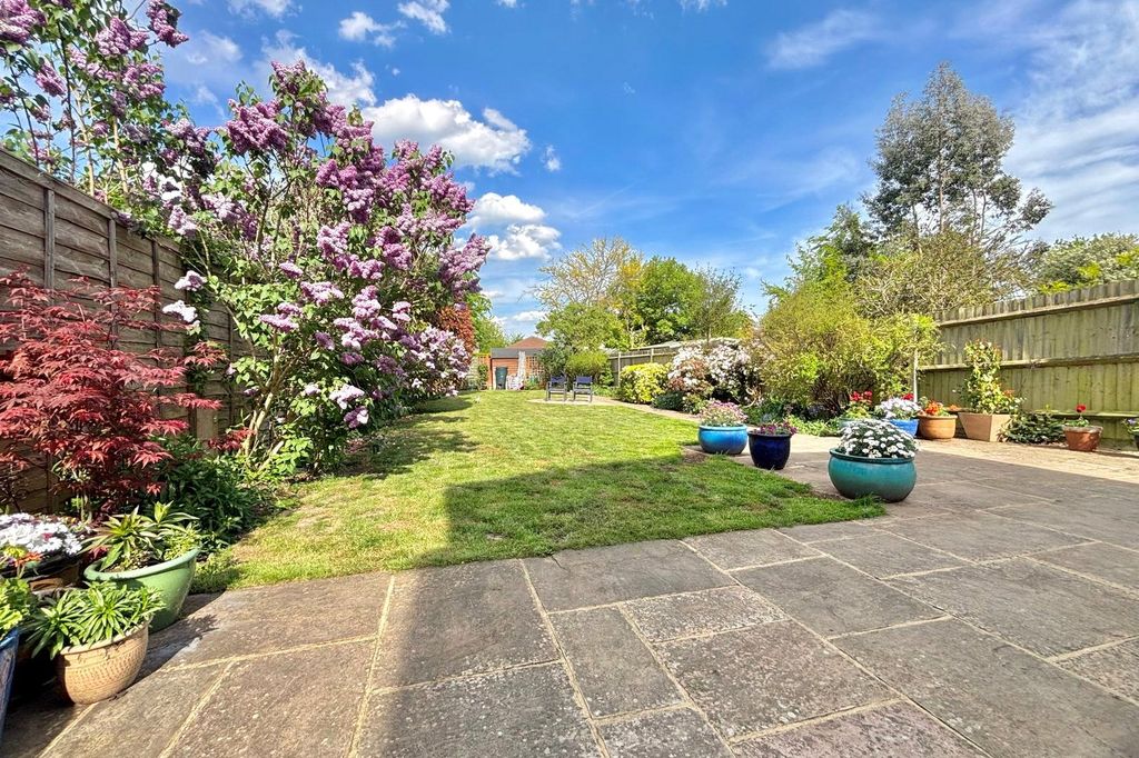 Property photo 2 of 18 Picture No. 27