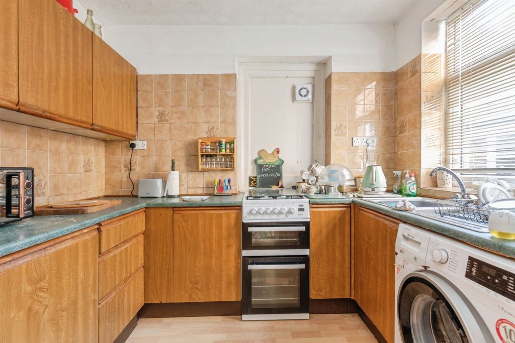 Property photo 2 of 17