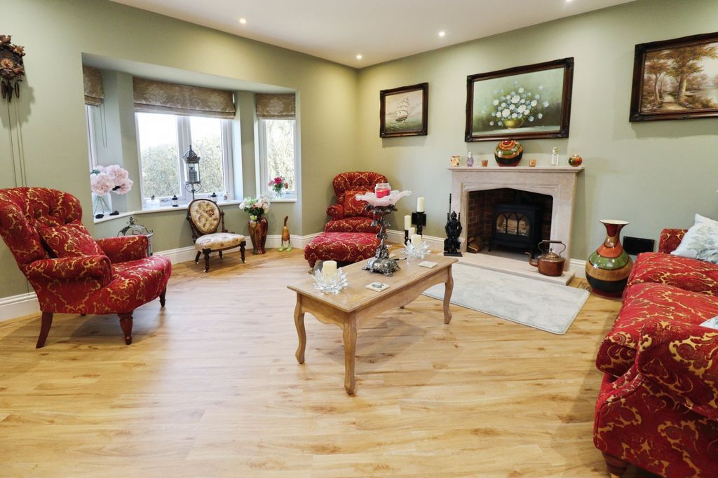 Property photo 2 of 41