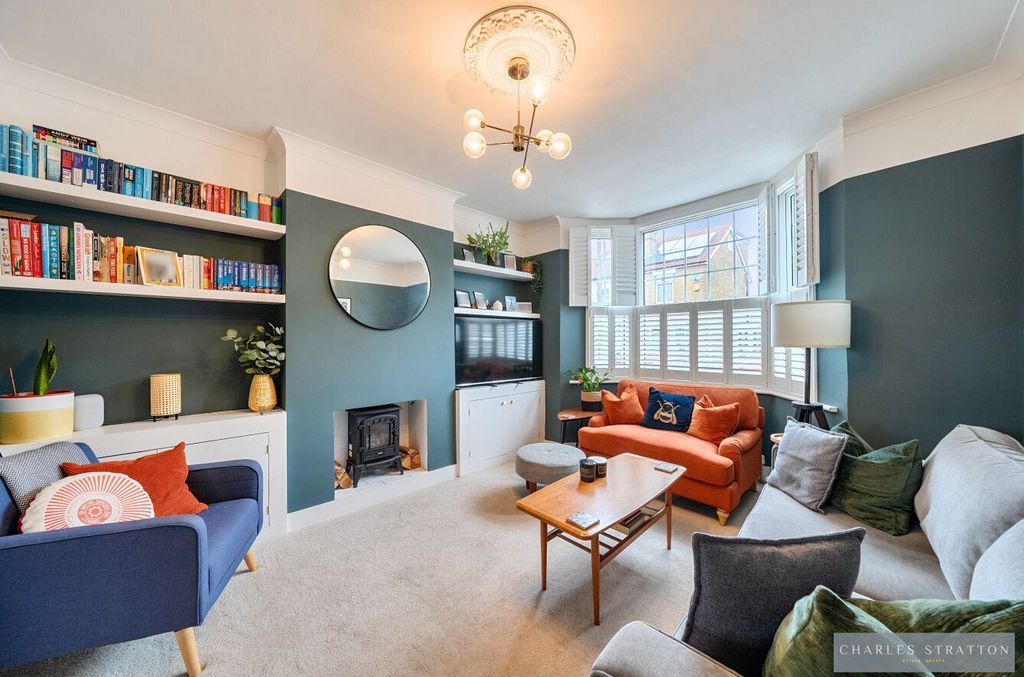 Property photo 2 of 23