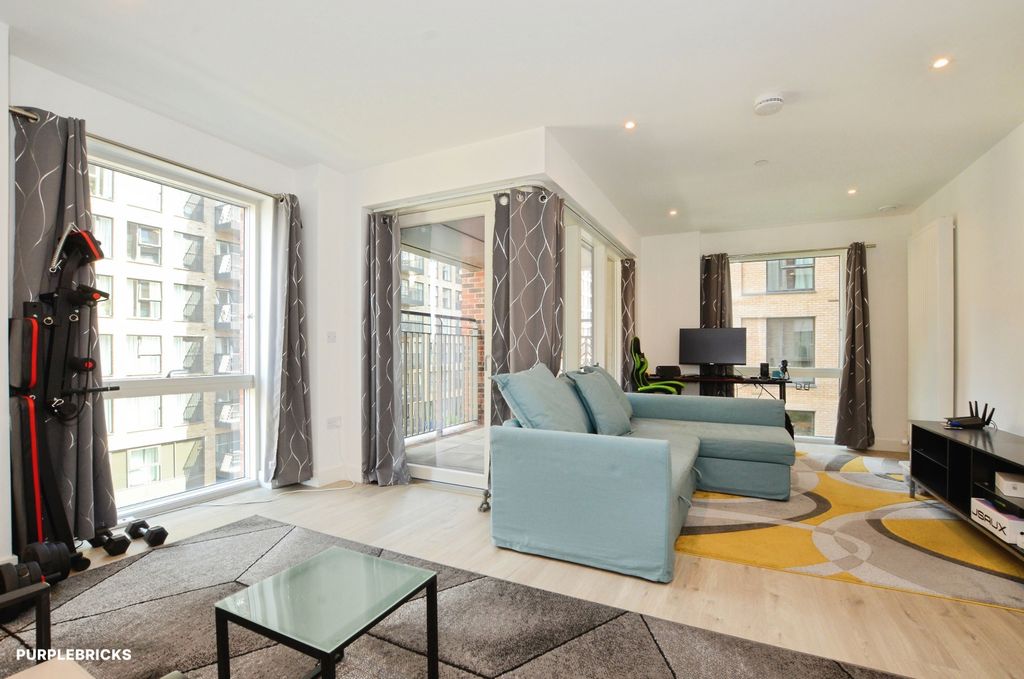 Property photo 2 of 18 Open Plan Living