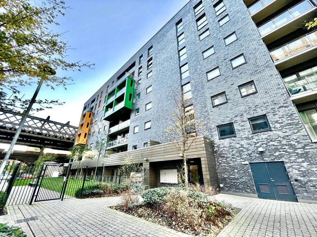 Property photo 1 of 11 10