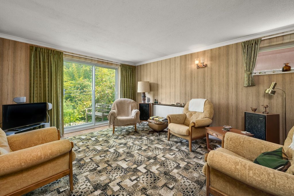 Property photo 3 of 11 Reception Room