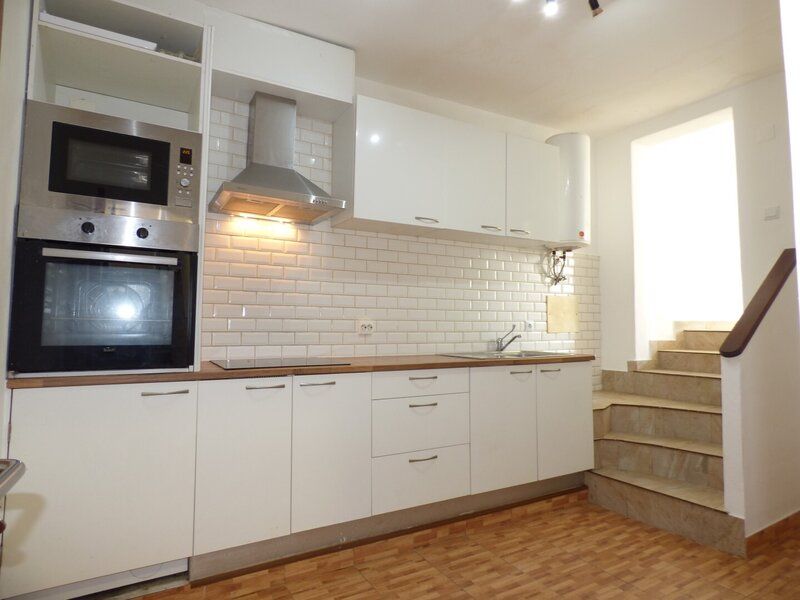 Property photo 3 of 37 Img 2