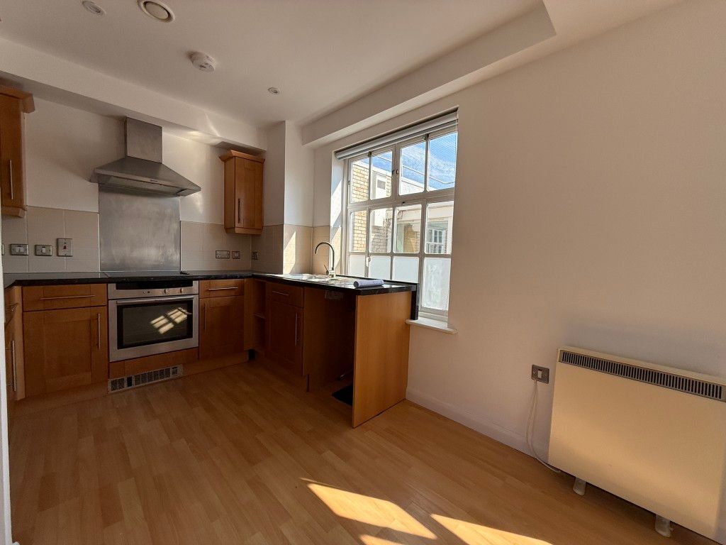 Property photo 3 of 8 Kitchen Space