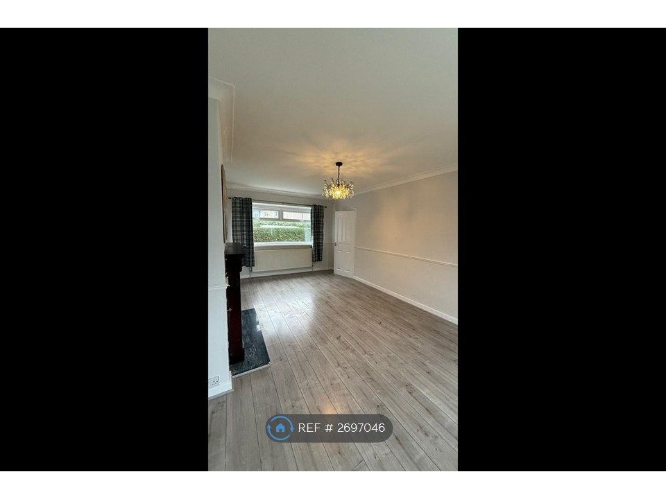 Property photo 1 of 7 Living Area